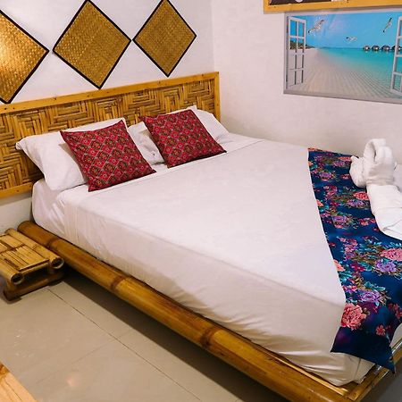 Baan URT Suratthani Airport Hotel Surat Thani Buitenkant foto