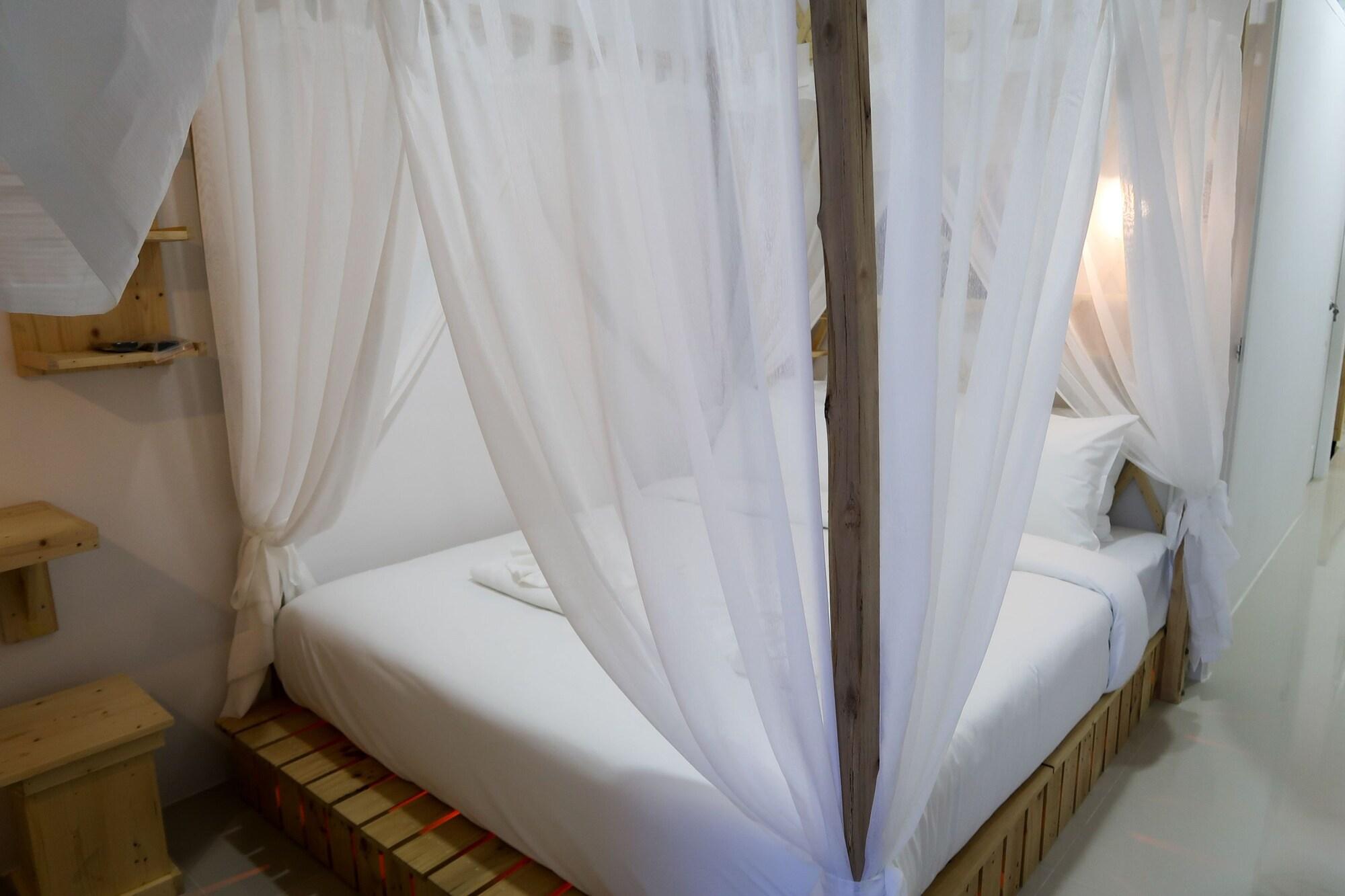 Baan URT Suratthani Airport Hotel Surat Thani Buitenkant foto