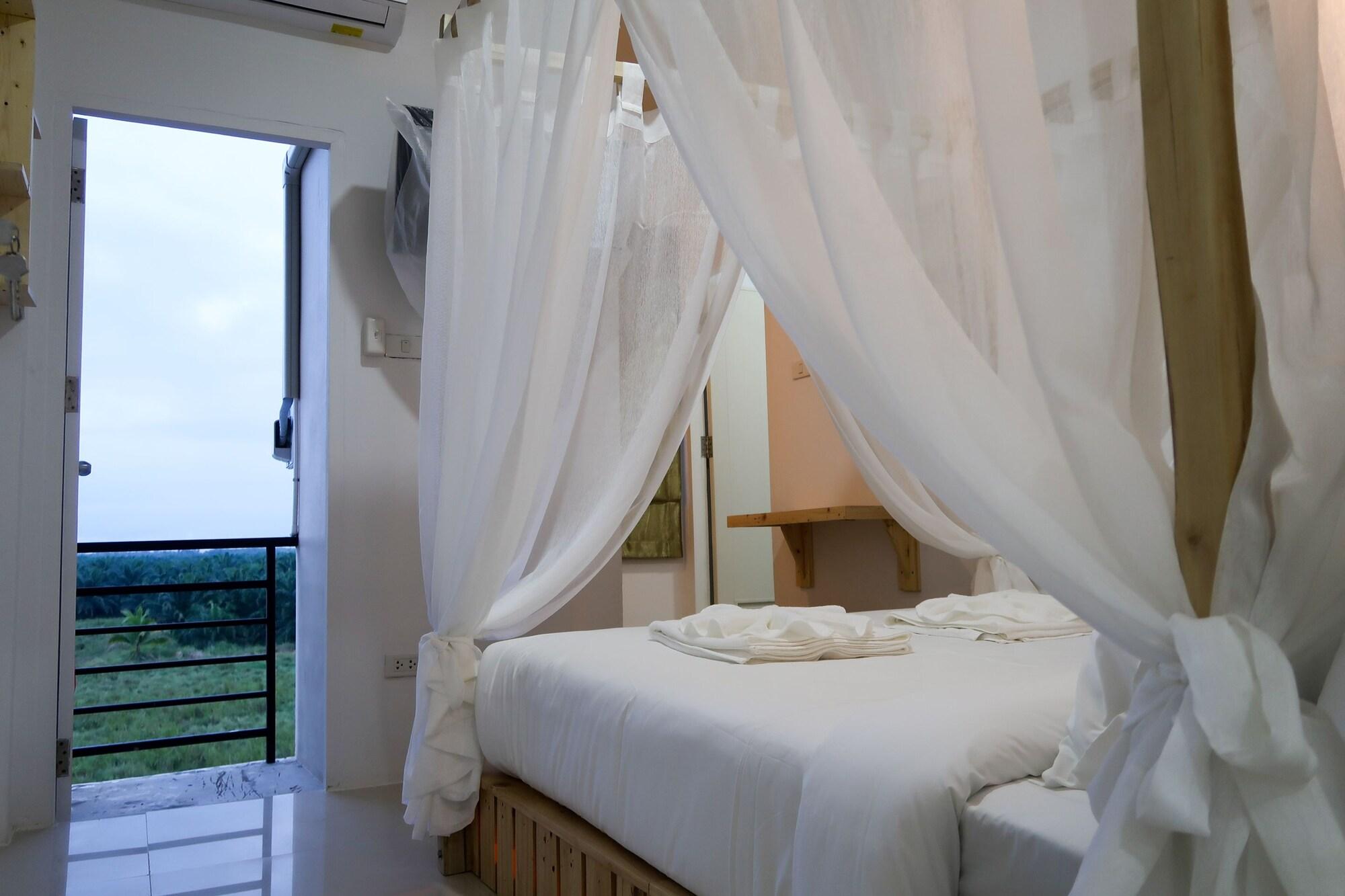 Baan URT Suratthani Airport Hotel Surat Thani Buitenkant foto