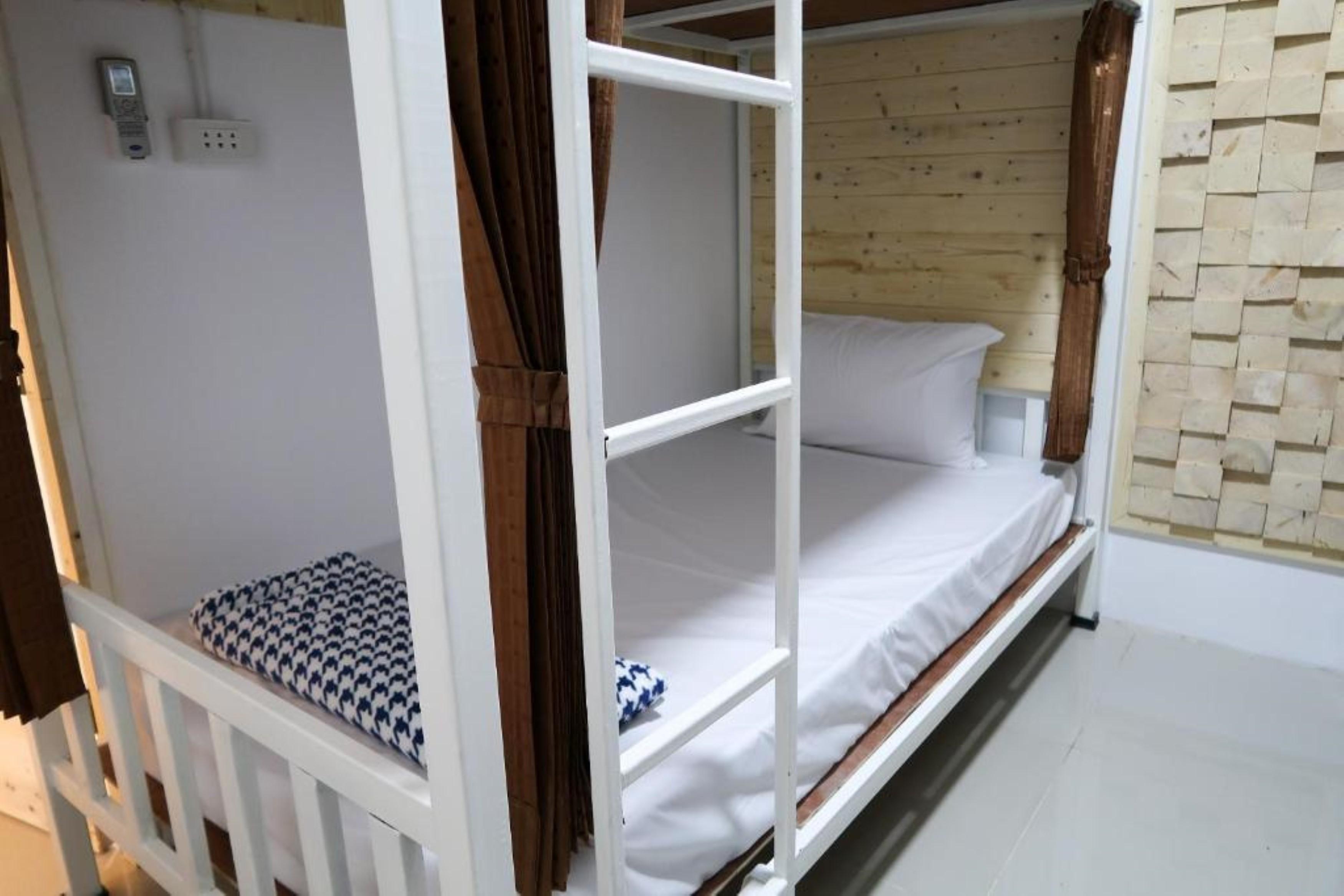 Baan URT Suratthani Airport Hotel Surat Thani Buitenkant foto