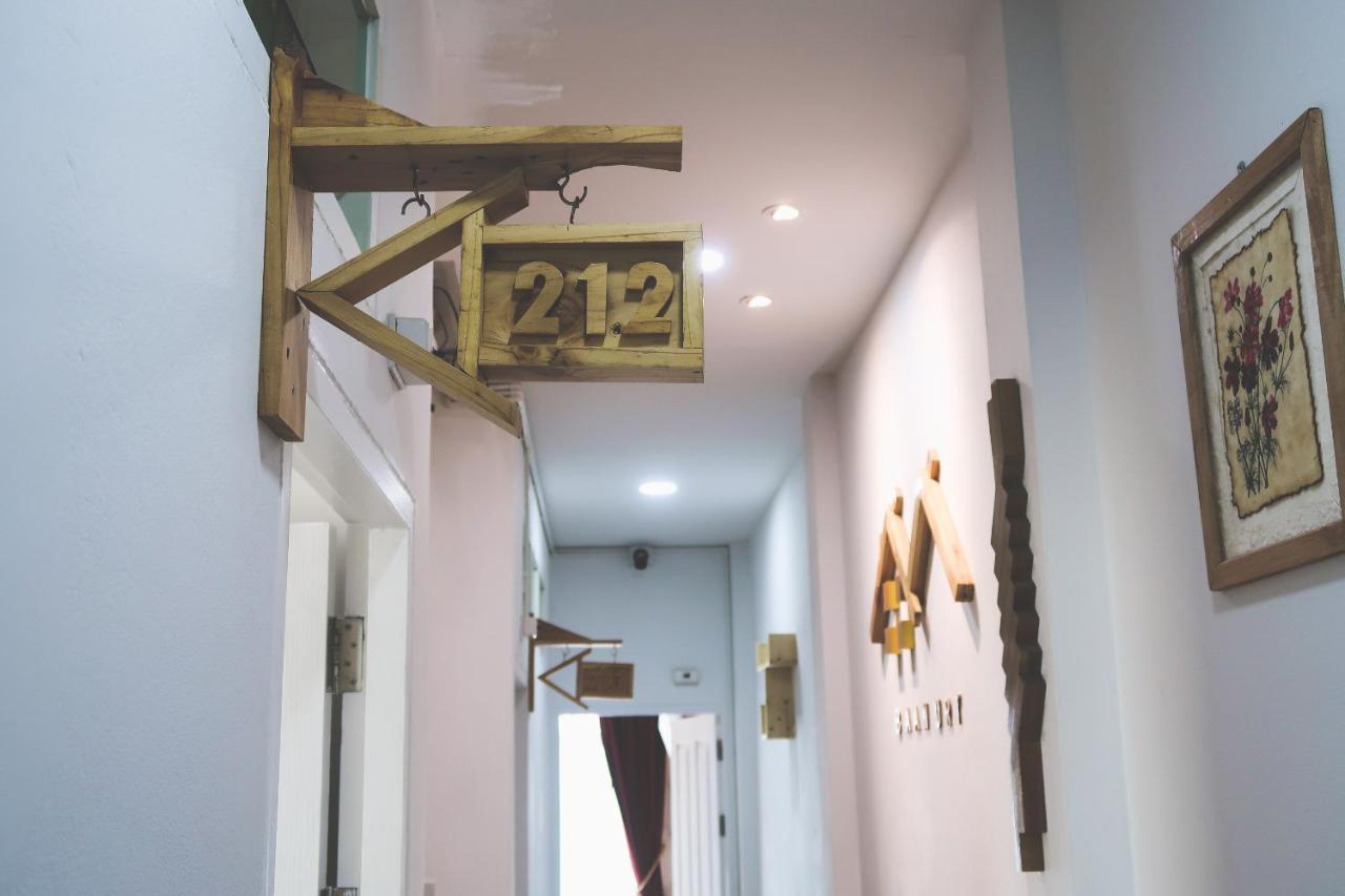 Baan URT Suratthani Airport Hotel Surat Thani Buitenkant foto