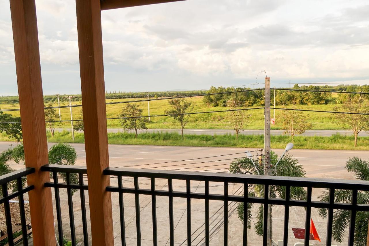 Baan URT Suratthani Airport Hotel Surat Thani Buitenkant foto