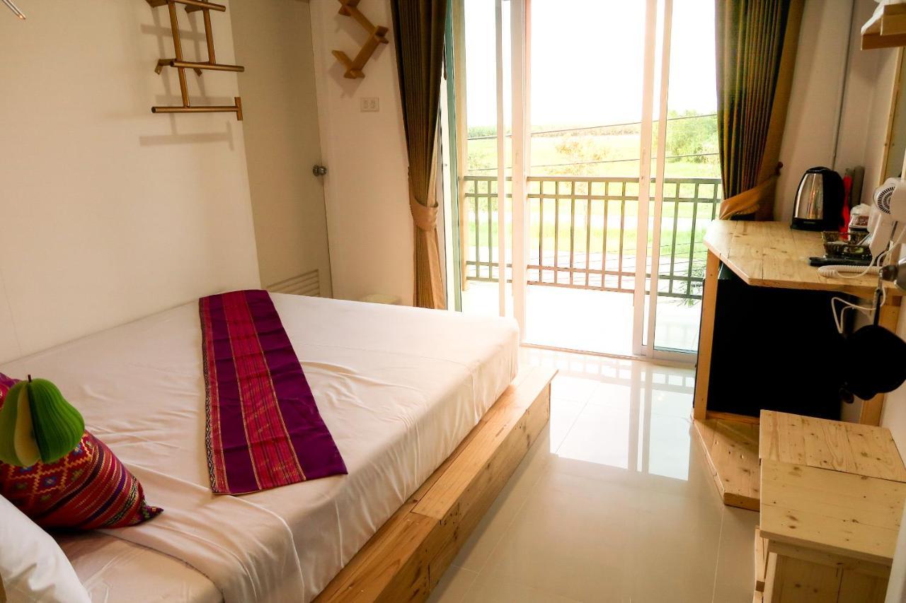 Baan URT Suratthani Airport Hotel Surat Thani Buitenkant foto
